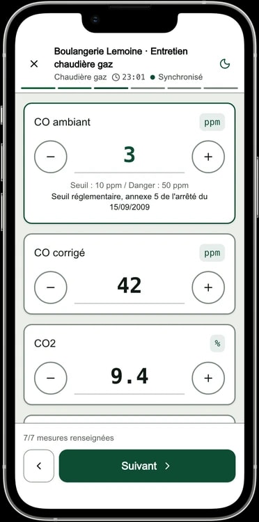 Écran réel : saisie des mesures de combustion avec leur unité, et le seuil du CO ambiant