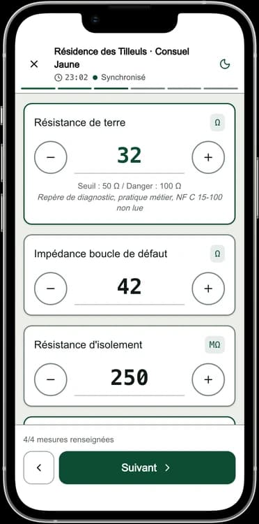 Écran DéclarPro : les mesures électriques d'un Consuel Jaune avec leur unité ; la résistance de terre affiche un repère, l'impédance de boucle n'en a pas